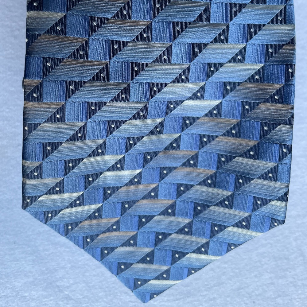 Dockers DuPont Teflon Blue Gray Geometric Tie 3 3/4 W 59in L Handmade Silk